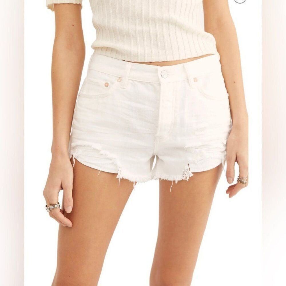 Free People NWT Women Size 27 Small White Loving Good Vibrations Denim Shorts